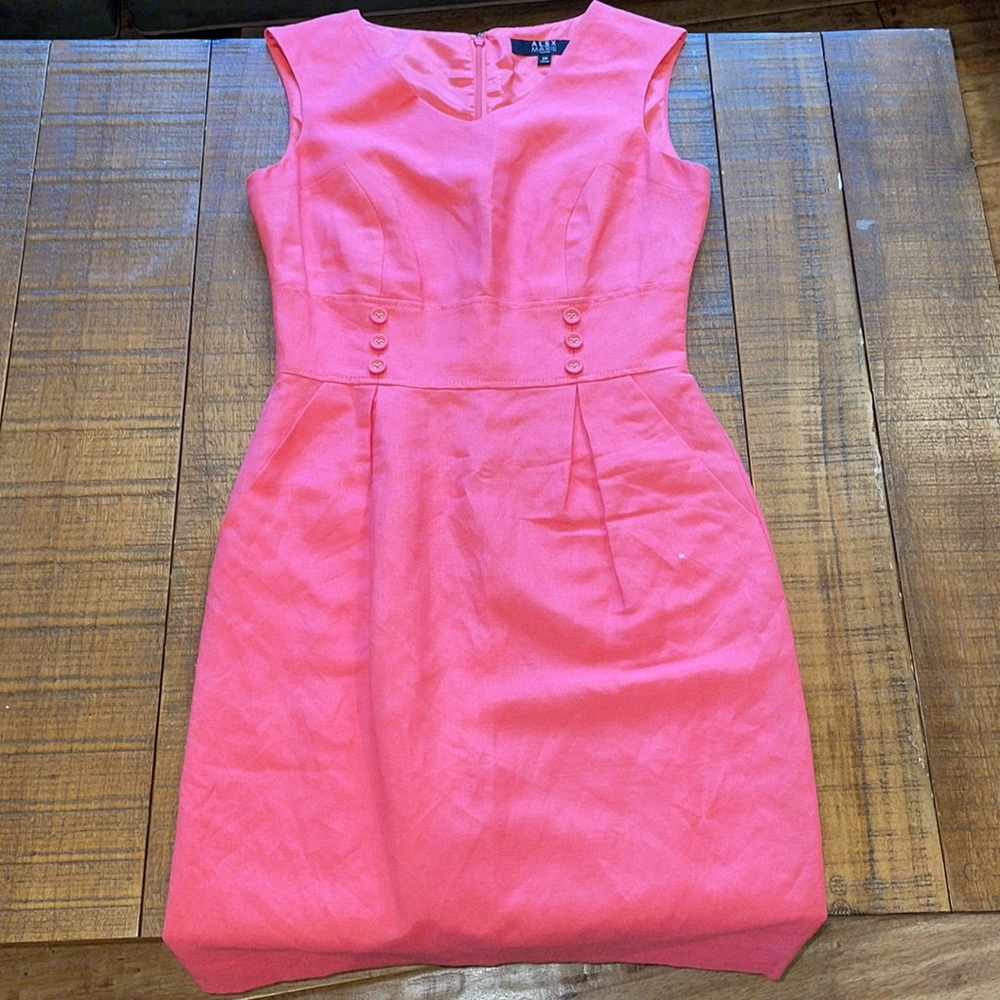 NWOT Alex Marie Coral Button Detail Dress - 2P